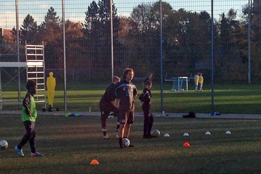 Yannick Stark trainiert mit U14-Junioren. Foto: TSV 1860