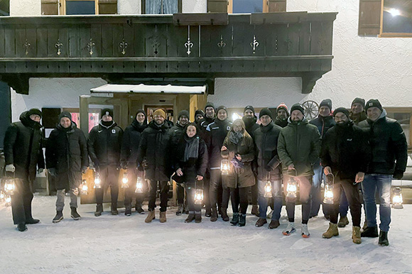 Die Teilnehmer der Klausurtagung vor der Reiser-Alm in Lenggries. Foto: Privat 