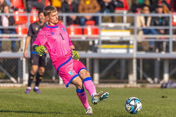 Junglöwe Erion Avdija als Nummer Eins der kosovarischen U21-Nationalmannschaft. Foto: Privat