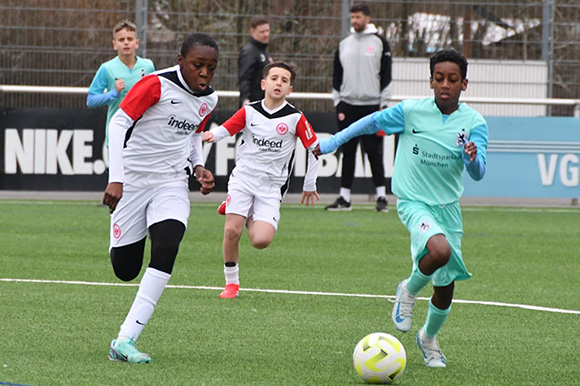 Gegen die U12 von Eintracht Frankfurt feierten die Junglöwen einen 8:0-Kantersieg. Foto: Privat