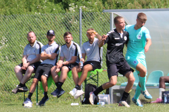 Das Trainerteam freut sich über die bisherige Entwicklung der U16. Foto: K. Eckl