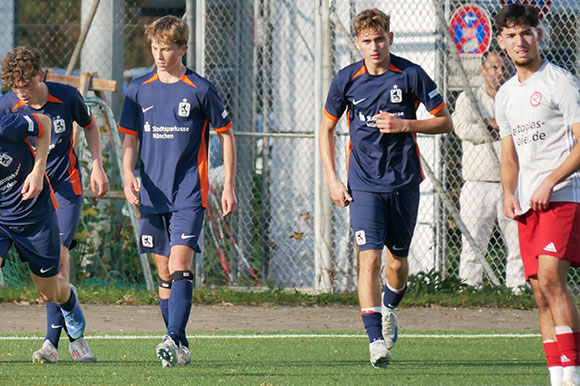 Jubel nach dem Ausgleich durch Torjäger David Matijevic (re.). Foto: F. Peters