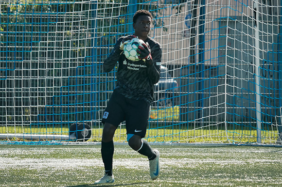 Dennis Duru war bei beiden Gegentreffern machtlos. Foto: Frank Peters