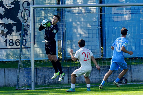 Torhüter Luca Scholl war einmal mehr der große Rückhalt seines Teams. Foto: Joachim Mentel