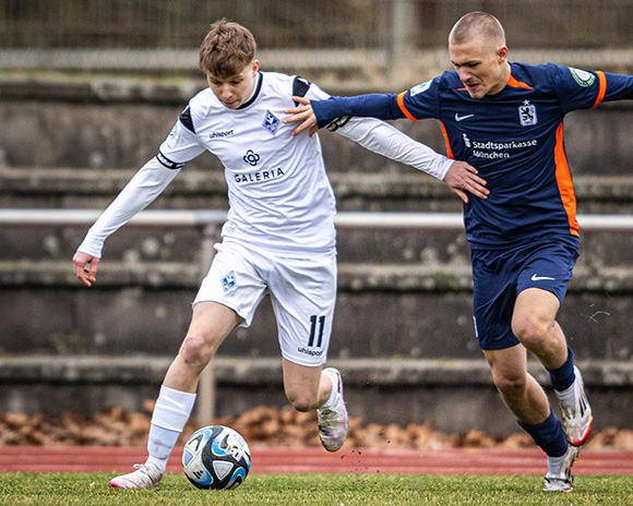 Belohnte sich für seine gute Leistung mit dem Treffer zum 1:0: Patrik Lacic (re.). Foto: Sven Pries/Heldenbilder