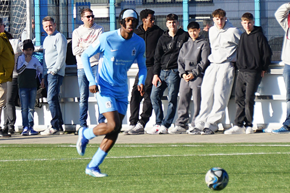 Bienvenue Kawele traf jeweils in den letzten beiden Spielen nach seiner Einwechslung. Foto: Joachim Mentel