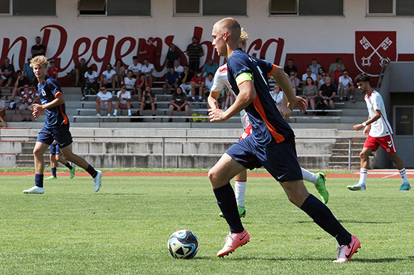 Haben aus dem Hinspiel gutzumachen: Lucas Grancay (li.), Siegtorschütze gegen Fürth, und Kapitän Lasse Faßmann. Foto: Markus Burger