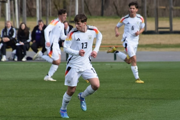 Finn Fuchs spielte beim Lehrgang der deutschen U19-Nationalmannschaft 90 Minuten beim 3:1-Erfolg über den FSV Frankfurt. Foto: Privat