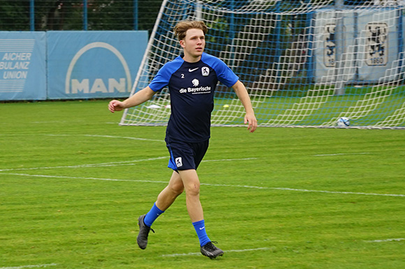 Philip Kuhn ist nach seinem Kreuzbandriss wieder mit der Mannschaft auf dem Platz. Foto: Joachim Mentel