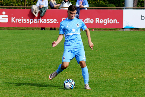 Mike Gevorgyan erzielte gegen Pipinsried einen Doppelpack. Foto: Joachim Mentel