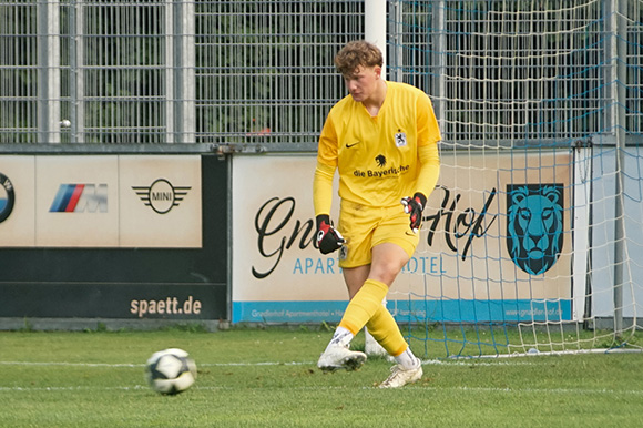 Paul Bachmann wird im Spitzenspiel gegen den SV Schalding-Heining zwischen den Pfosten stehen. Foto: Joachim Mentel