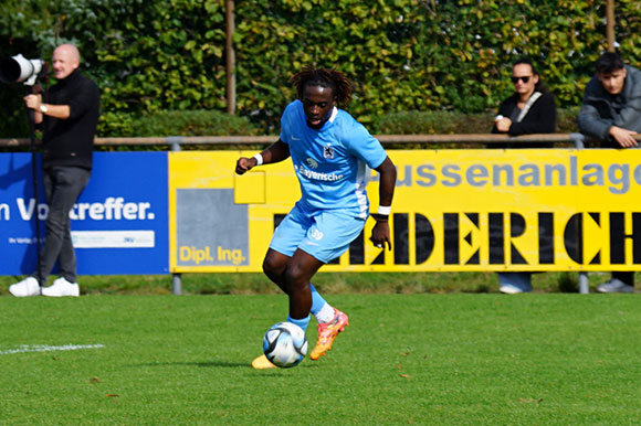 Im zweiten Spiel in Folge brachte Eliot Muteba die U21 in Führung. Foto: Joachim Mentel