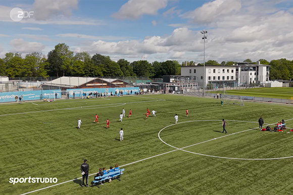 Für den Beitrag „Anstoß Zukunft – Jugendfußball in Deutschland“ weilte ein ZDF-Team bei den Junglöwen. Foto: ZDF Für den Beitrag „Anstoß Zukunft – Jugendfußball in Deutschland“ weilte ein ZDF-Team bei den Junglöwen. Foto: ZDF