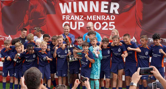Großer Jubel bei den Junglöwen nach dem Gewinn des Franz-Menrad-Cups. Foto: MTV Dießen