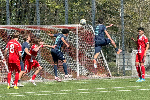 Schnell gingen die Junglöwen im Derby mit 2:0 in Führung. Foto: Privat
