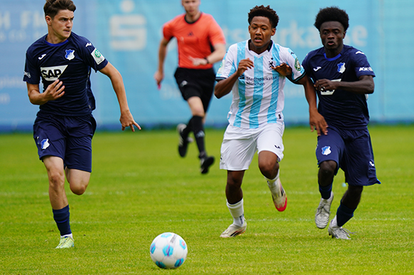 Loic O’Bryant sammelte nach seiner Verletzung im Testspiel gegen Heimstetten erste Spielminuten. Foto: Joachim Mentel Loic O’Bryant sammelte nach seiner Verletzung im Testspiel gegen Heimstetten erste Spielminuten. Foto: Joachim Mentel