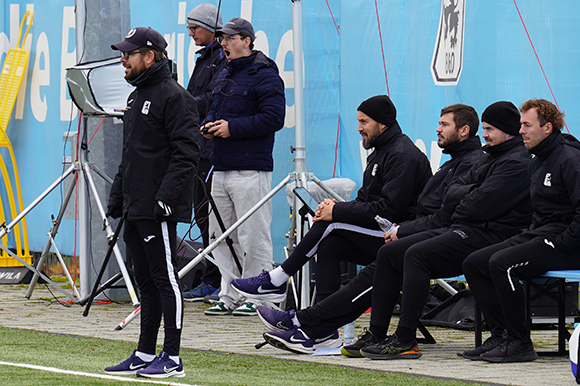 U17-Chefcoach Peter Ulbricht (li.) fordert von seinem Team gegen Augsburg Wiedergutmachung. Foto: Joachim Mentel