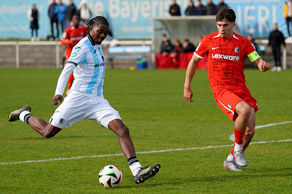 Bienvenue Kawele kehrt nach überstandener Verletzung gegen den SC Freiburg zurück in den Kader der Löwen-U19. Foto: Joachim Mentel