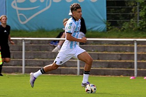 Loris Husic, bereits in der 10. Saison bei den Löwen, bereitete sich in der Länderspielpause mit der ÖFB-Auswahl auf die WM in Katar vor. Foto: Dirk Fiedler