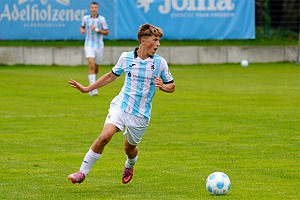 Julius Peters (vorne) erzielte nach Ballgewinn von Manuel Curic (hinten) den wichtigen Anschlusstreffer vor der Pause. Foto: Joachim Mentel
