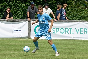 Daniel Winkler kehrt nach Sperre zurück, verstärkt gegen Erlbach wieder die Defensive. Foto: Joachim Mentel