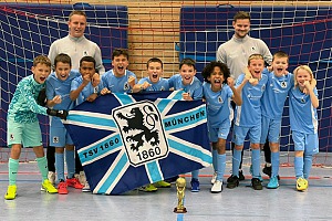 Die Trainer Heico Kleinschmidt und Daniel Skodi mit ihren Jungs, die vor allem defensiv überzeugten. Foto: Privat