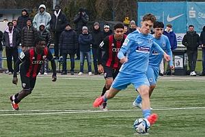 In dieser Szene verwandelt Emre Erdogan den Foulelfmeter zum 2:0. Rechts der gefoulte Mustafa Tekin. Foto: Joachim Mentel