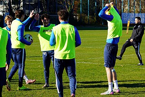 Die Stimmung im Training ist bei der U21 nicht nur wegen des Gewinns der Herbstmeisterschaft gut. Foto: Joachim Mentel