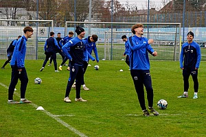 Lockere Stimmung beim Abschlusstraining der Löwen-U21 vor dem Heimspiel gegen Ismaning. Foto: Joachim Mentel