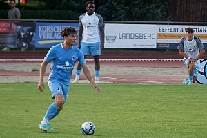 Yannik Seils trainiert seit dieser Woche wieder voll mit, könnte eine Alternative für die erneut neu zusammengestellte Viererkette sein. Foto: Joachim Mentel