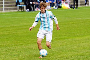 U17 hofft in Regensburg auf „bessere Ideen“ und Effektivität Erzielte nach seiner Einwechslung den einzigen Treffer gegen Greuther Fürth: Simon Kirchmann. Foto: Joachim Mentel