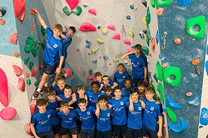 Gruppenfoto der U16 beim Klettern im Heavens Gate im Werksviertel-Mitte. Foto: Privat