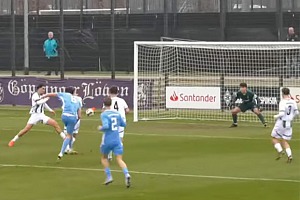 In dieser Szene erzielt Samuel Althaus die 1:0-Führung für die Junglöwen. Foto: Sky