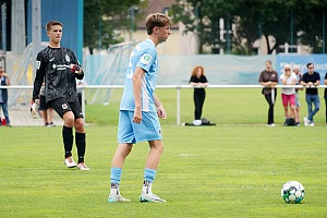 Stehen gegen den FCA vor einer großen Herausforderung: Torhüter Luca Scholl und Abwehrchef Ludwig Estermann. Foto: Michael Bannert