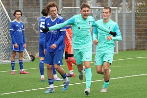 Per Abstauber entschied David Matijevic die Partie für die Junglöwen. Foto: K. Eckl