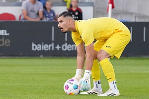 Ausrutscher beim Schlusslicht: U21 verliert 0:1 in Hauzenberg Miran Qela hatte im Löwen-Tor während der gesamten Partien nichts zu halten, war aber bei dem Gegentreffer machtlos. Foto: Joachim Mentel