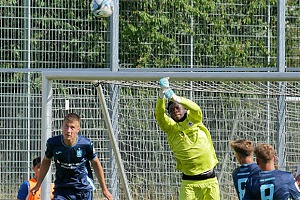 Dennis Duru hielt gegen die SpVgg Greuther Fürth sein Tor sauber. Foto: Frank Peters
