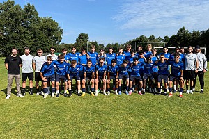 Die U17 ist beim Trainingslager in Viechtach noch enger zusammengerückt. Foto: Monika Häuslmeier