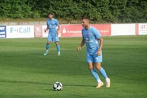 Die Innenverteidiger Alexander Benede und Yannik Seils ließen wenig zu. Foto: Joachim Mentel